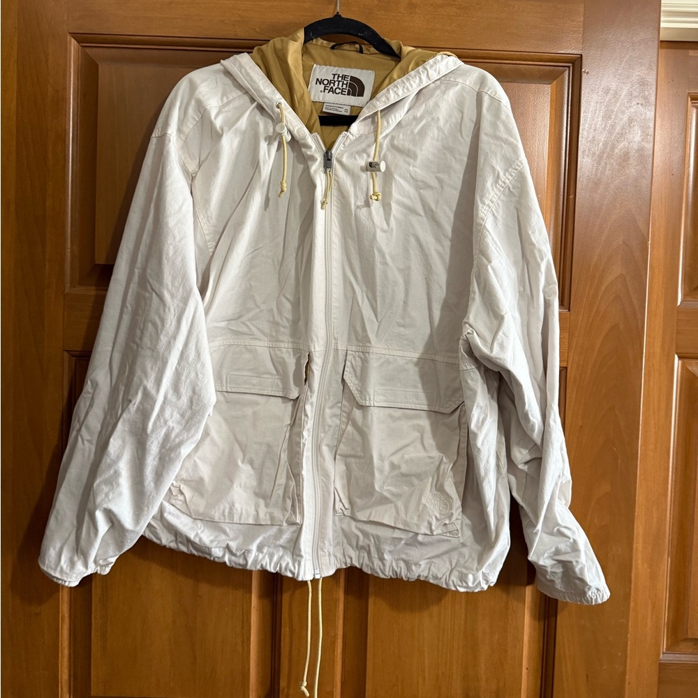 The North Face Hooded Shell Jacket in White with Tan Lining. PTP 24. Never worn!
